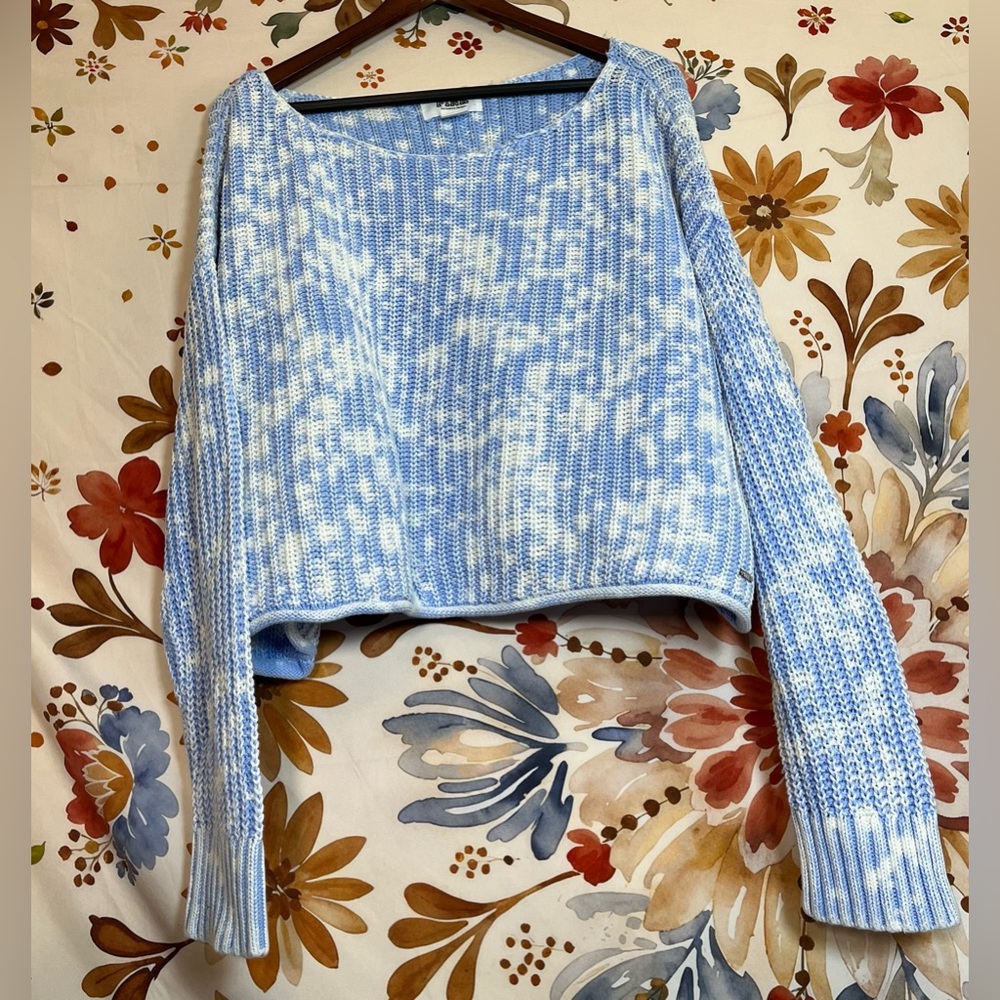 Pink Victoria’s Secret L Sky Blue White Cloud Crochet Crop Oversize Boat Sweater
